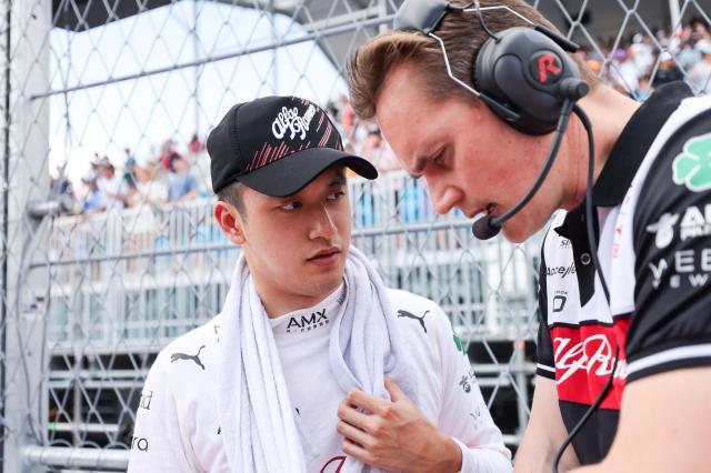 开云app官网下载评价-专访周冠宇①：首个赛季开局不错 早期起伏有助提高